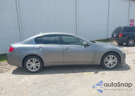 2015 Infiniti Q40 z USA, uszkodzony, nr VIN JN1CV6AR6FM650616